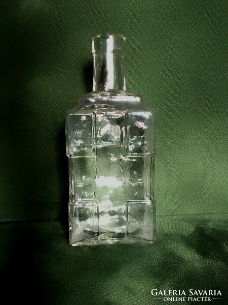 Régi, ritka, szögletes Zwack likőrös italos üvegek a jellegzetes kereszt jelzéssel, Unicum 18 cm