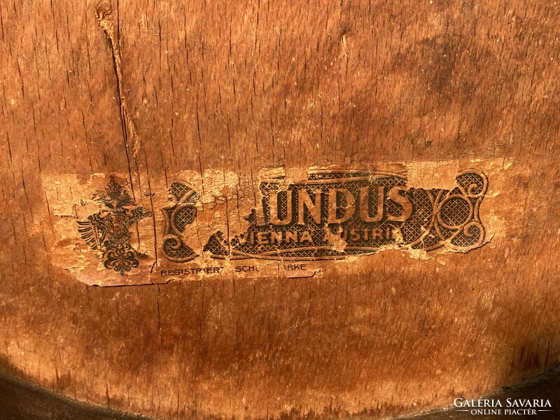 Chair marked Mundus