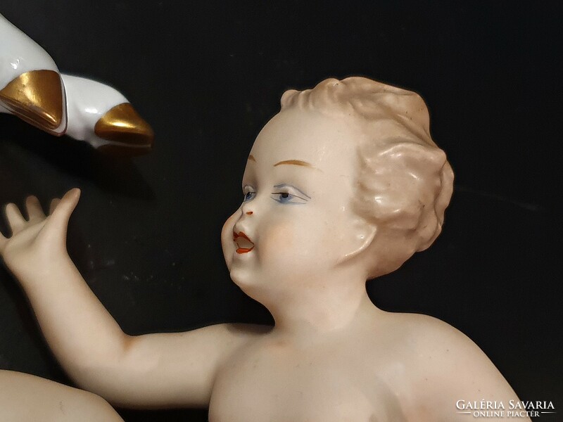 Flawless wallendorf porcelain (statue, figure). Puttó, with a stone goat.