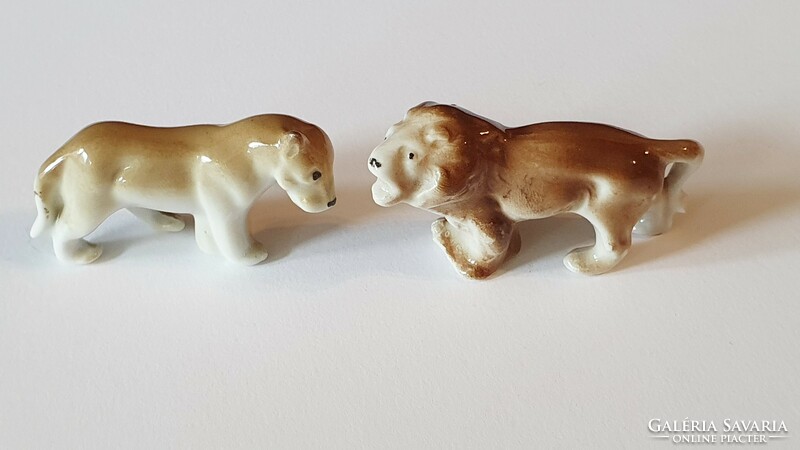 2 pcs. Mini, old porcelain. Couple of lions. 5Cm and 5.5cm. They are long.