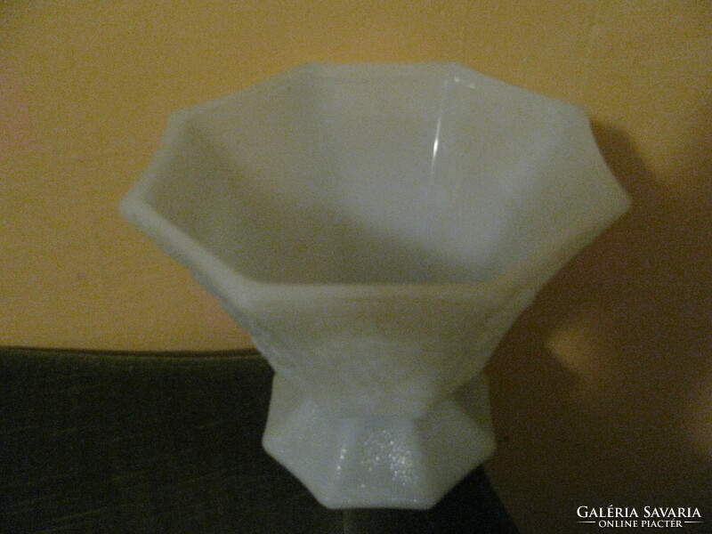 Special, white - embossed pattern on the side - fruit basket (offer, vase)