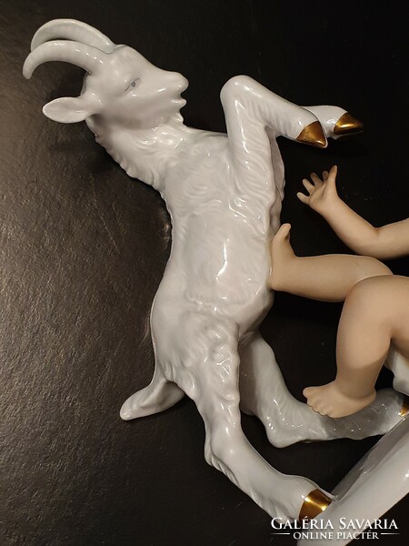 Flawless wallendorf porcelain (statue, figure). Puttó, with a stone goat.