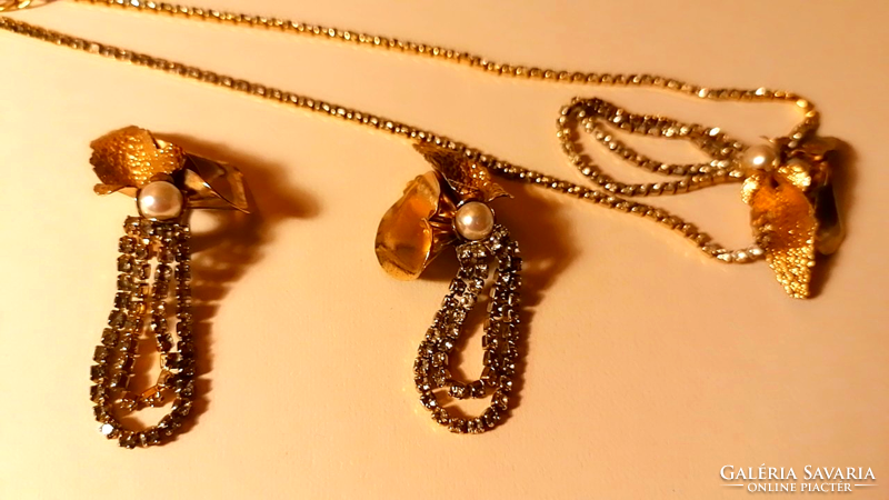 Beautiful casual gold jewelry set, chain and clip 72.