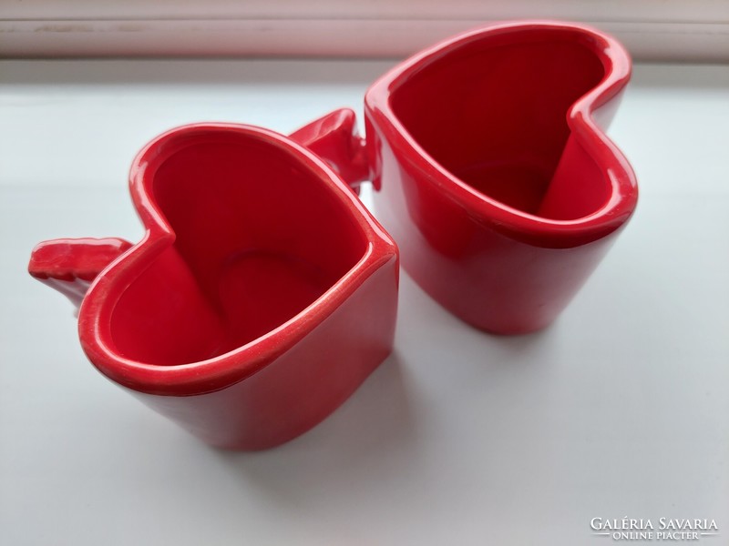 Pair of heart mugs