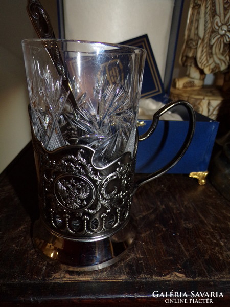 Orosz csiszolt üvegű teáspohár, ezüstözött fém pohártartóval