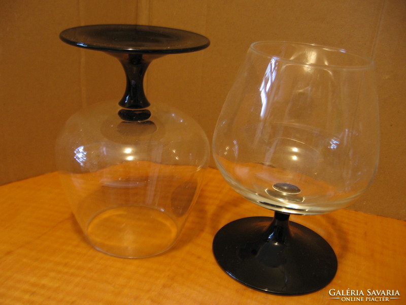 Pair of retro luminarc france beer goblets with black bases