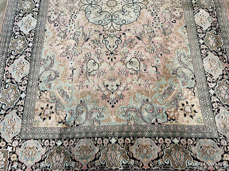 Silk hand knot. Persian carpet 280x186 cm