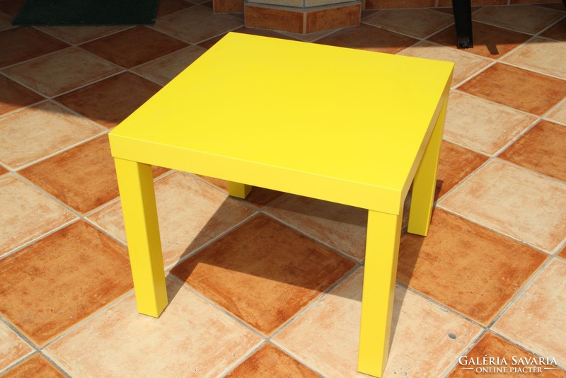 Ikea varnished wooden table 55 x 55 cm.