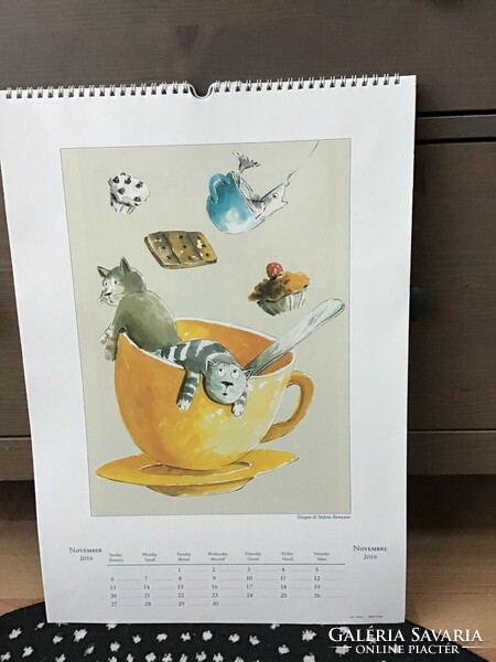 Old Italian 2016 gatti calendar with frameable kitty pictures