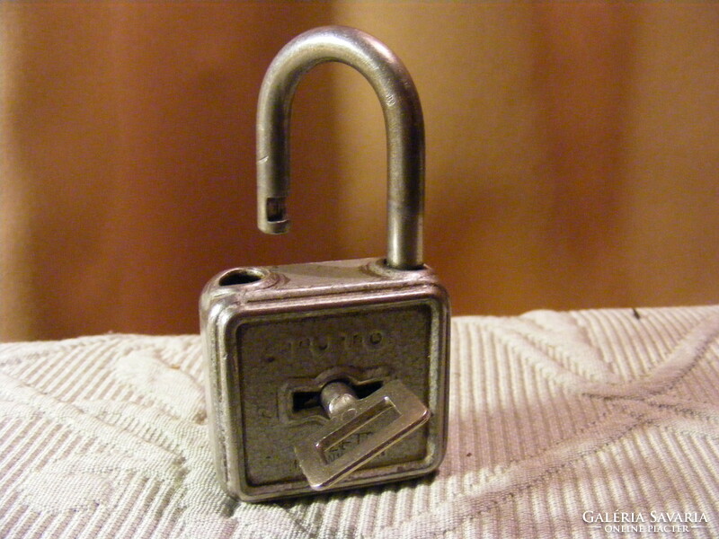 Tuto padlock with key