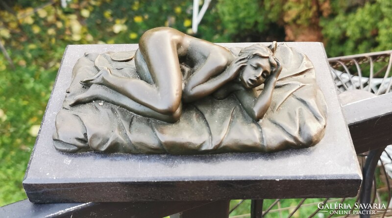 Female nude - small plastic bronze statue