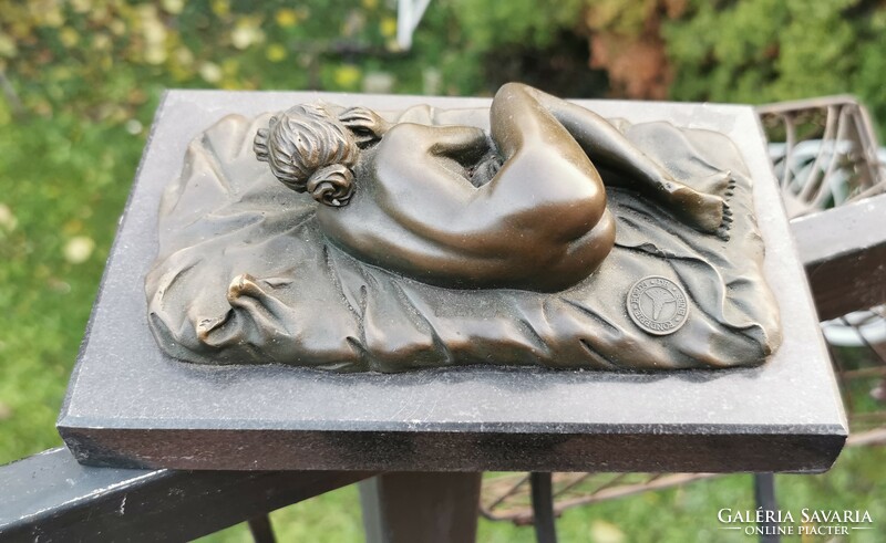 Female nude - small plastic bronze statue