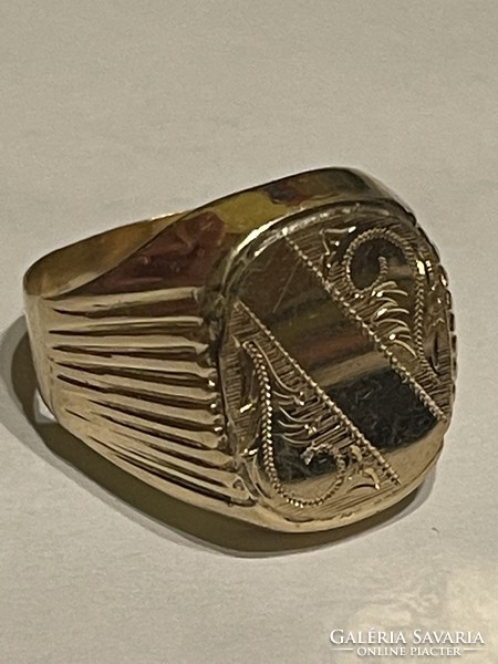 Mutatós 14kr aranyból készült pecsétgyűrű eladó!Ara:104.000.-