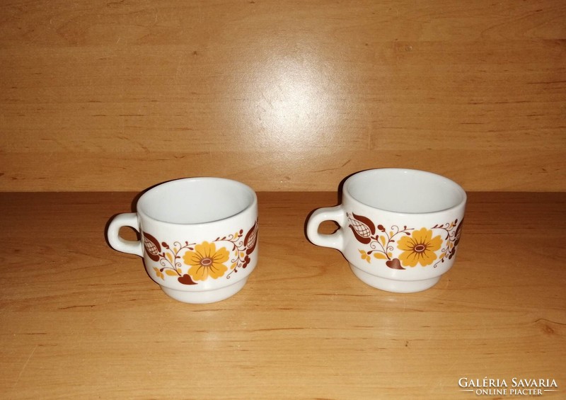 Pair of Alföldi porcelain menses coffee cups (8/k)