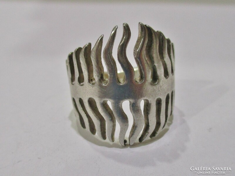 Beautiful handcrafted silver ring