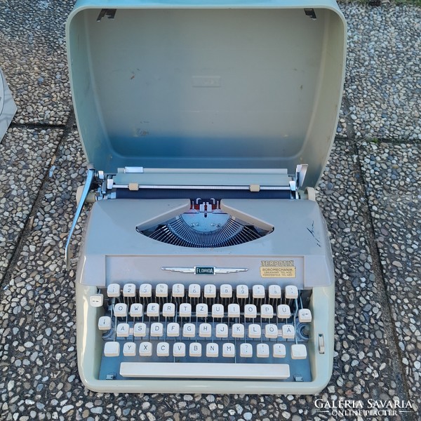 Vintage typewriter florida