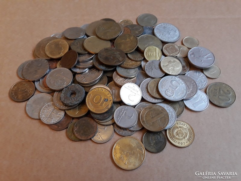 Lot of 144 coins - a mix of foreign and Hungarian coins - selection of coins