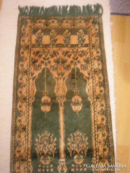 N13 prayer rugs have a silky touch, fringed red blue, green rugs 120 x 50 cm in beautiful colors