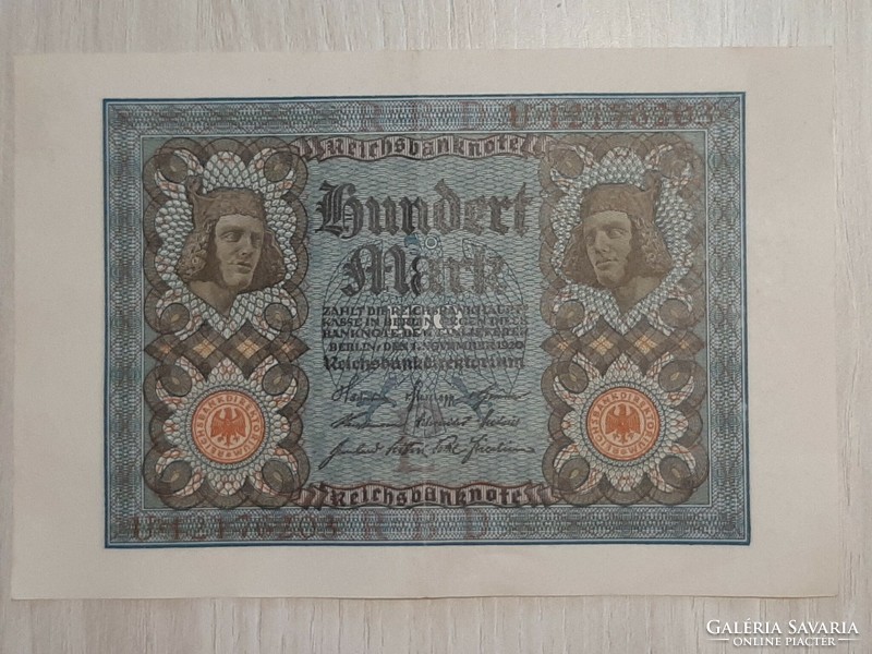 100 Marks 1920 Germany crisp money with a fold in the middle