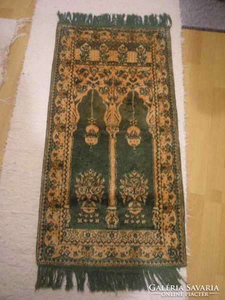 N13 prayer rugs have a silky touch, fringed red blue, green rugs 120 x 50 cm in beautiful colors