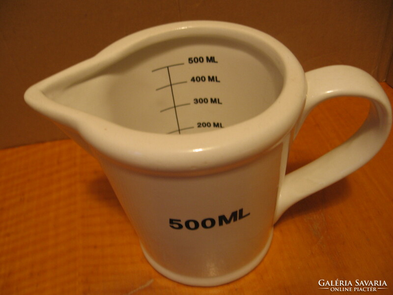 Porcelain pharmacy measuring cup, measuring spout 500 ml