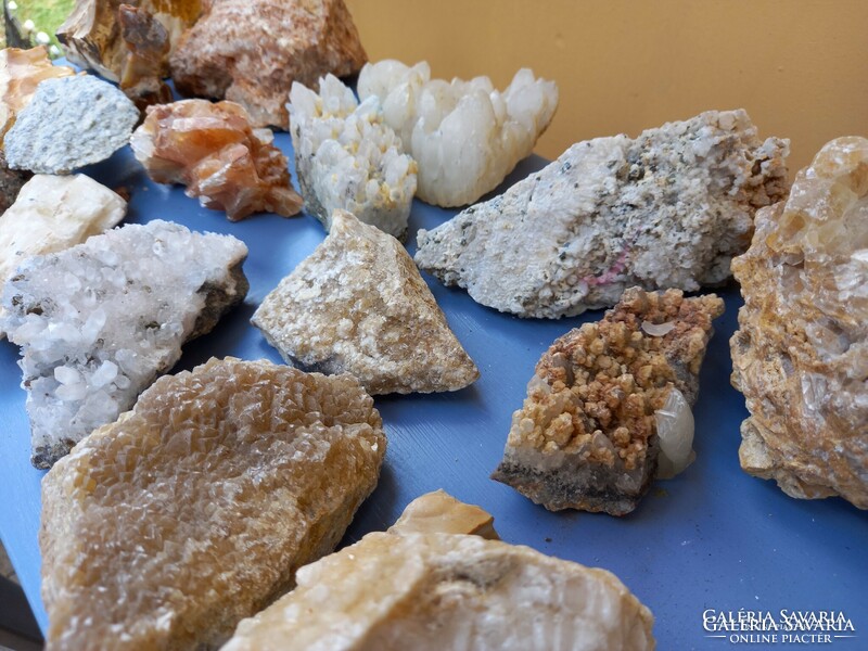 About 18 prestigious nuggets from the mines of Bakony, the Northern Central Mountains and Mecsek are for sale