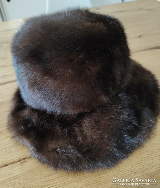 Women's brown mink hat