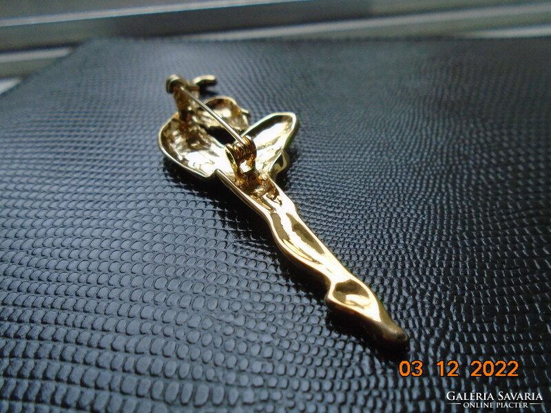 Modern gilded small plastic brooch, dancing nude