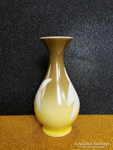 Román porcelán váza