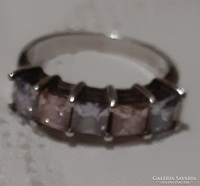 Women's ring decorated with Swarovski crystal stones