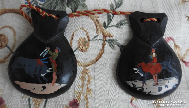 Wooden Spanish castanets in a pair - with a bullfight scene