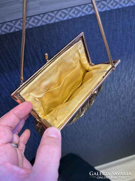 Retro aranylemezkés diszkó táska kígyólánccal 1970'