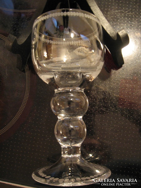 Antik, muzeális csiszolt emlék pohár, römer, talpas pohár Stift Schlierbach