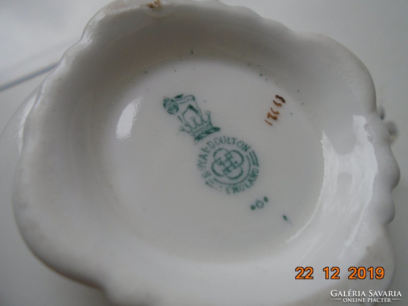 1910 Royal Doulton számozott Szecessziós rózsaszín rózsás teás csésze csipkézett peremmel és talpal