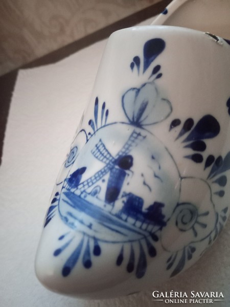 Gyönyörű nagyméretű kézi festésű porcelán holland "fapapucs"