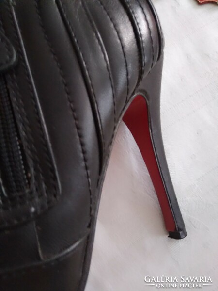 Beautiful Christian Louboutin 38 ankle shoes
