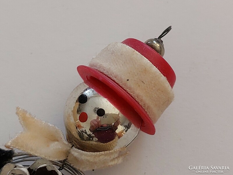 Régi karácsonyfadísz kalapos figura tobozdísz