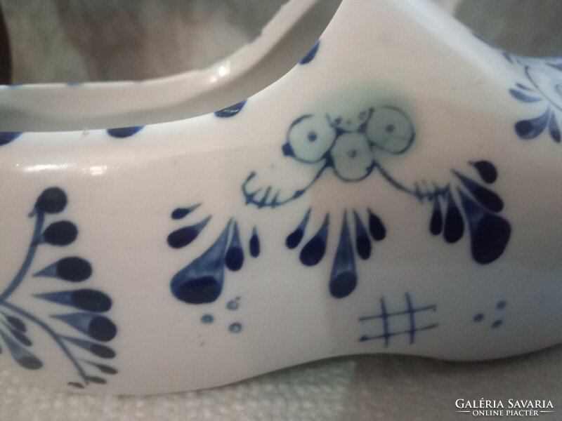 Beautiful large hand painted porcelain Dutch 