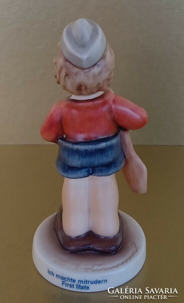 Hummel evezős kisfiú (10 cm)