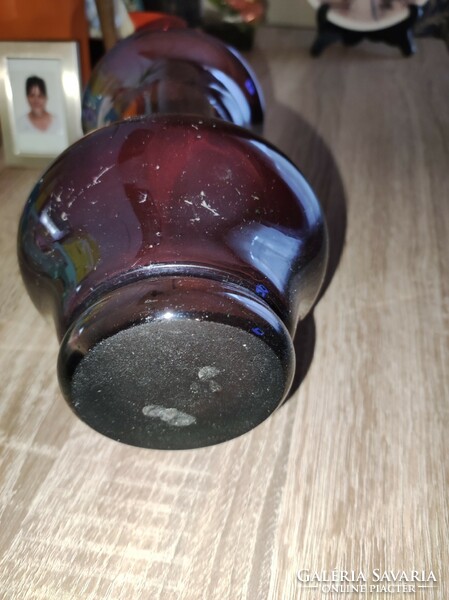 Burgundy iridescent glass vase (20 cm)