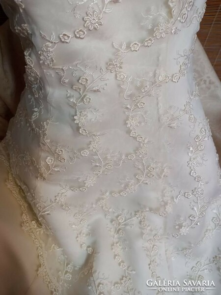 Embroidered floral butter white size 38 wedding dress wedding casual dress