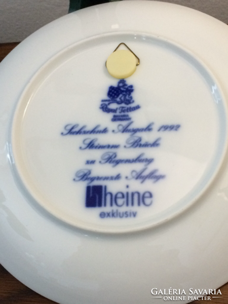 Exclusive Christmas decorative plate from 1992