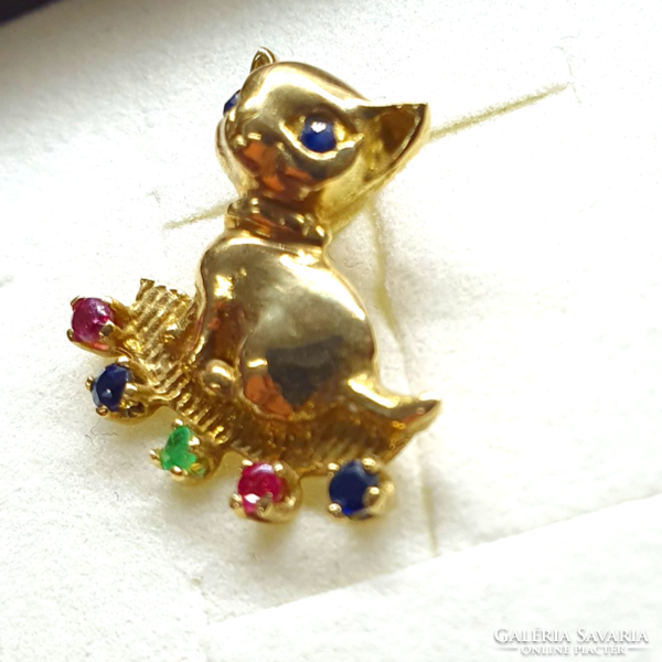 Gold cat pendant with precious stones