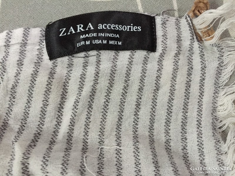 Zara márkájú sál, nagy kendő