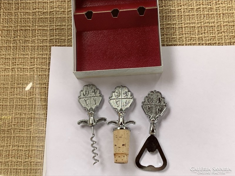 English bar set from the 70s, bottle opener, corkscrew, cork stopper