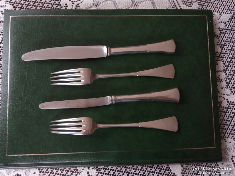 Jó befektetés, szép ajándék antik 2 személyes ezüst Dianás jelzésű villa és kés evőeszköz készlet