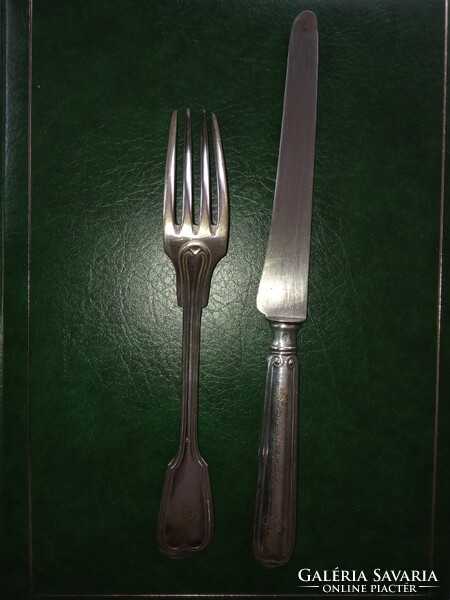 Befektetés, ajándék, antik monogramos jelzett ezüst kés és villa készlet ezüst díszmű