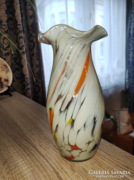 Glass vase with petals (22 cm)