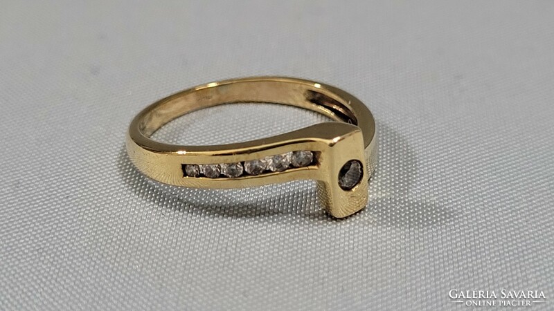 8 K arany gyűrű 2,2 g