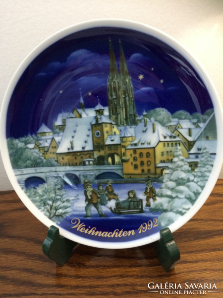 Exclusive Christmas decorative plate from 1992